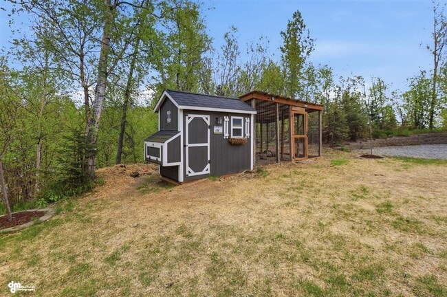 Building Photo - Luxury Alaska Living with Room to Spread Out — Mountain Views, Massive Garage & Incredible Commut...