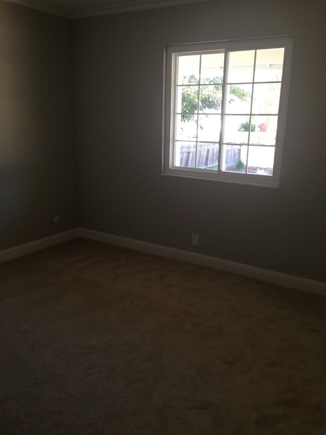 Building Photo - Updated Home with RV Parking