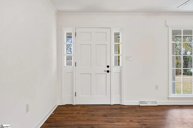 Building Photo - 300 Woodlake Rd