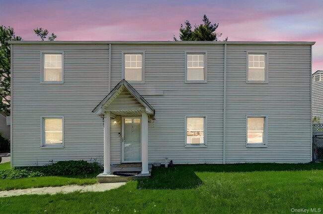 Building Photo - 250 S Ridge St