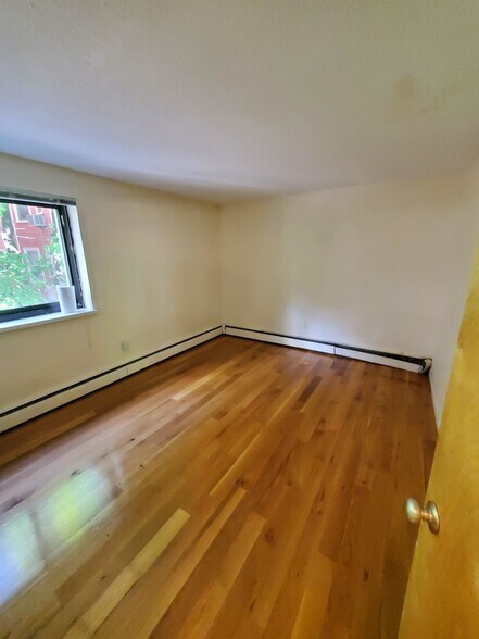 Building Photo - 58 Trowbridge St