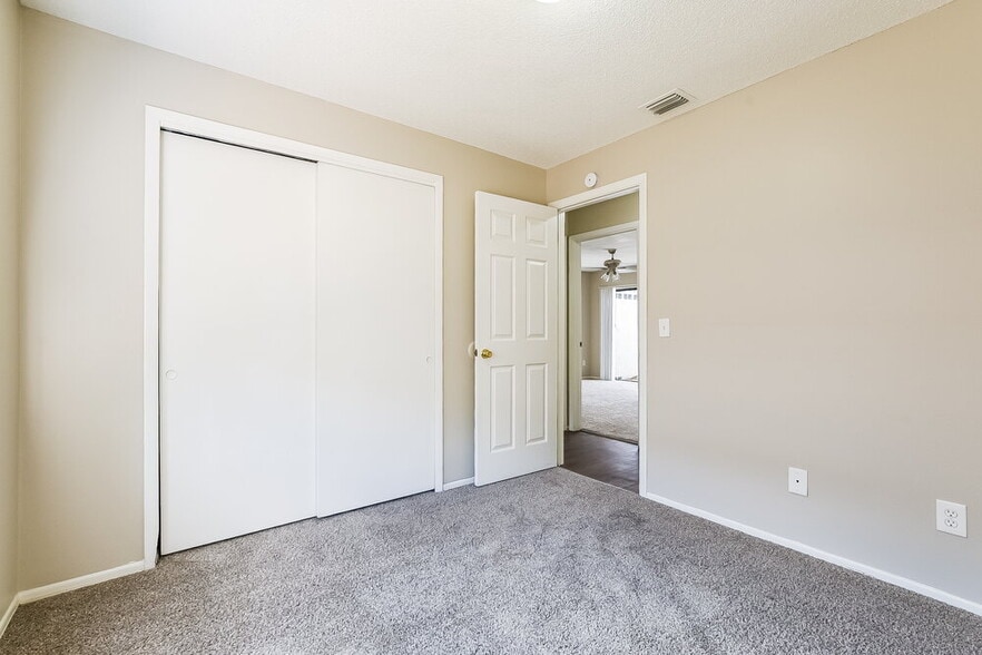 Building Photo - 7934 Winter Song Dr