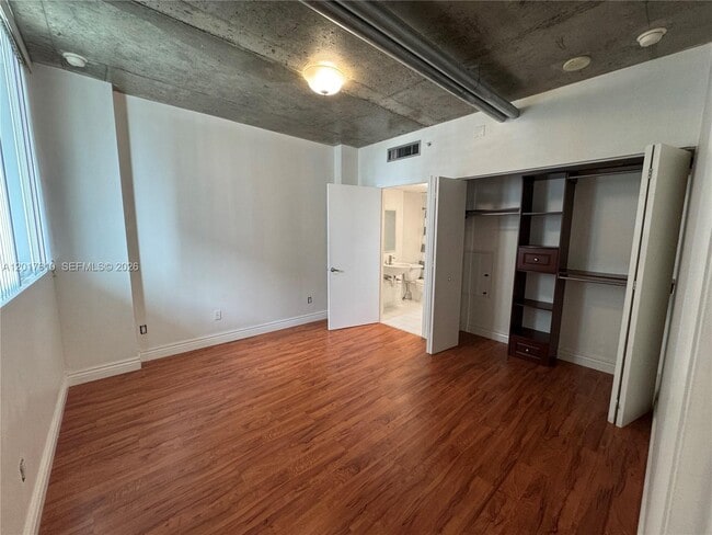 Building Photo - 690 SW 1st Ct