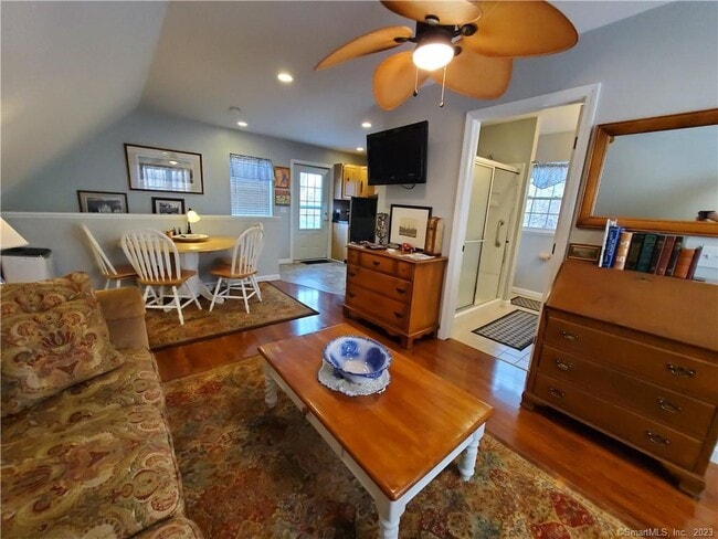 Building Photo - 33 Chapman Rd