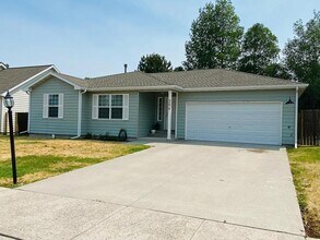 Building Photo - 304 Prairie Ave