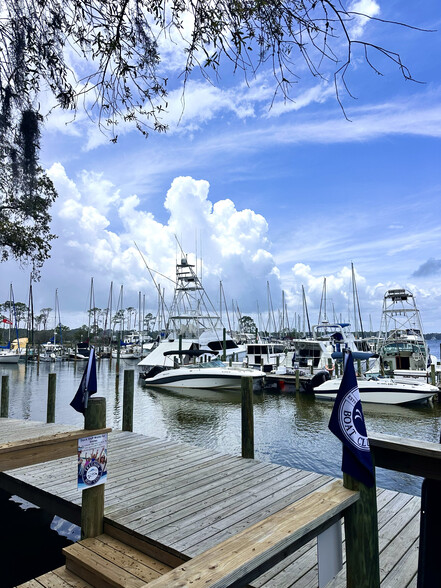 Boat Club - 109 Westlake Ct