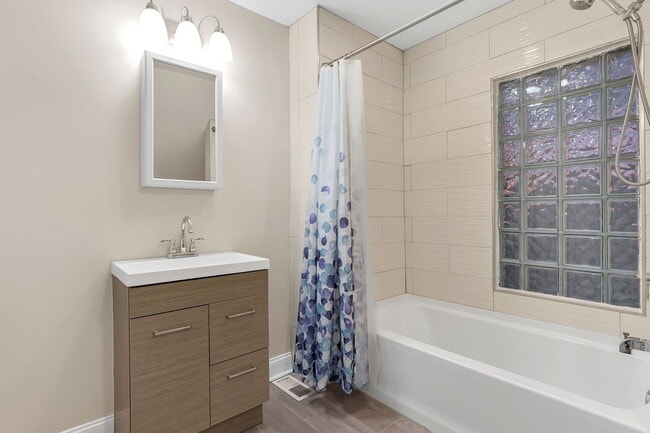 Building Photo - 2107 Cleveland Ave