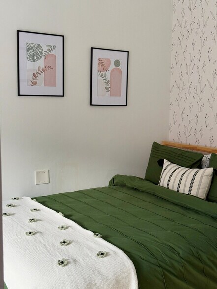 Building Photo - 182 Commonwealth Ave