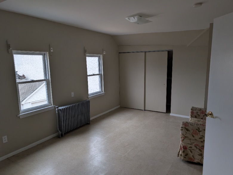 Building Photo - 136 Duffy Ave