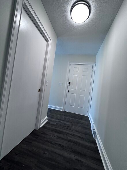 Building Photo - 3700 Cairnbrook Ct