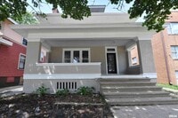 Building Photo - 1027 N University St