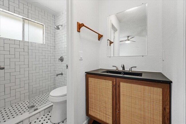 Building Photo - 7505 Shadywood Dr