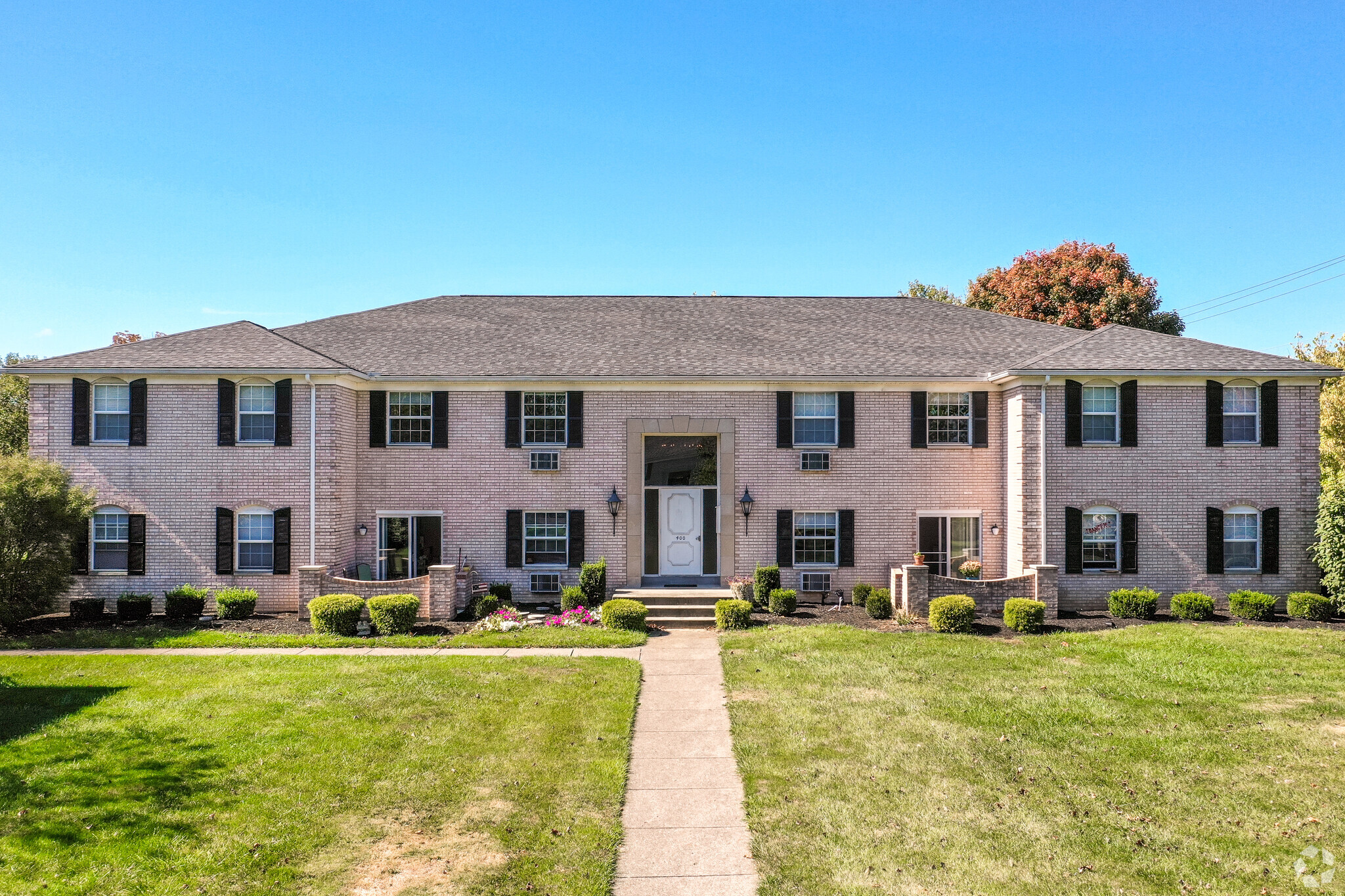 Building Photo - Blackstone Apartments of Centerville