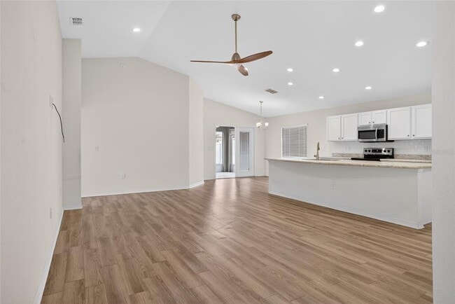 Building Photo - 522 Pentas Ln