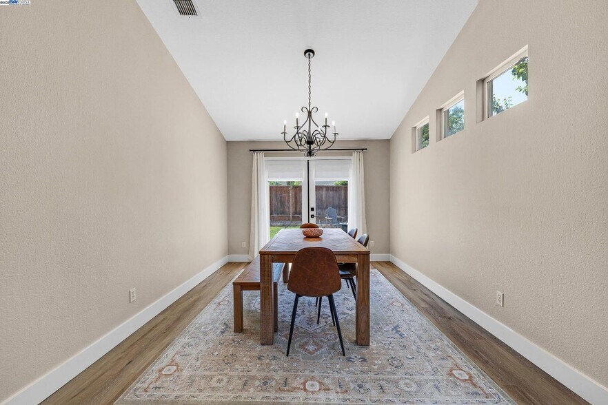 Building Photo - 1636 Green Springs Ct
