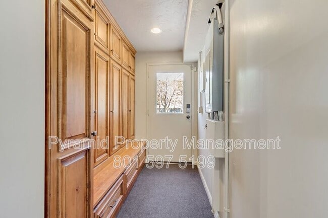 Building Photo - 10971 Cindy Cir