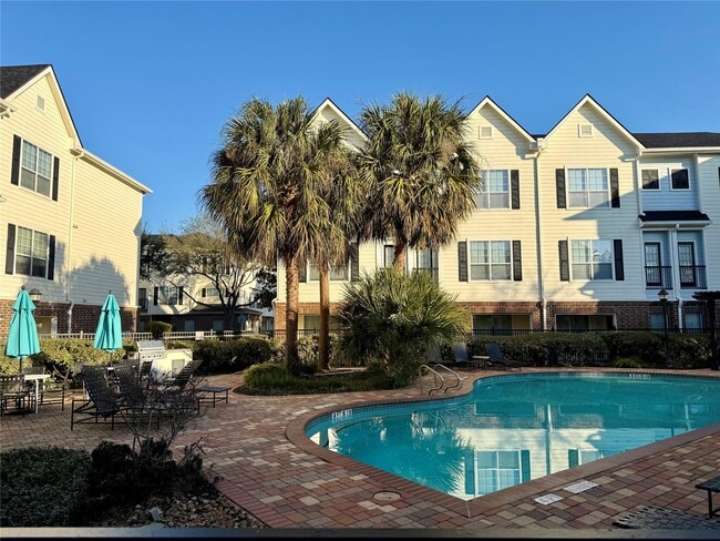 Building Photo - 9200 Westheimer Rd