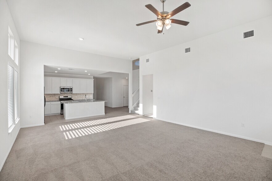 Building Photo - 5552 Bellissima Way