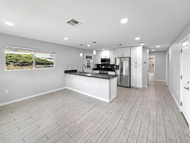 Building Photo - 6123 Horton Dr