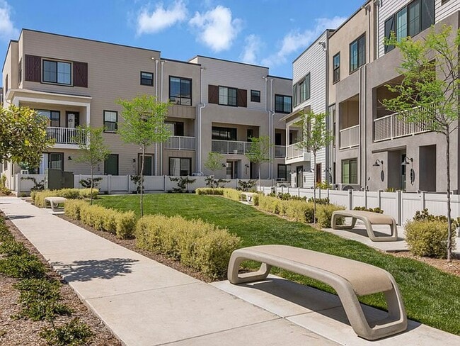Building Photo - BRAND NEW 4 BED, 3.5 BATHS, 2070 SQ FT TOWNHOME BY KH HOMES