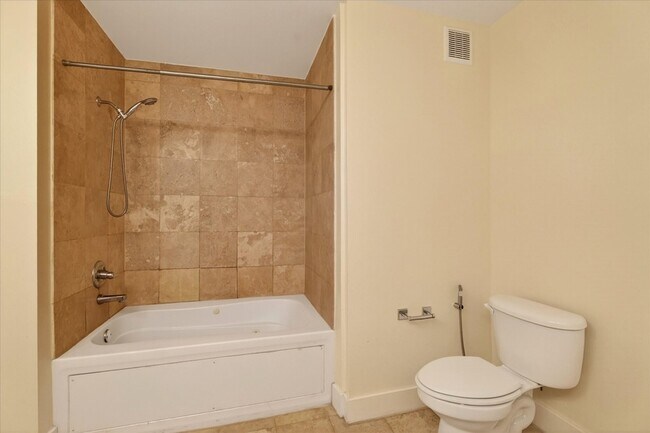 Building Photo - 5055 Addison Cir