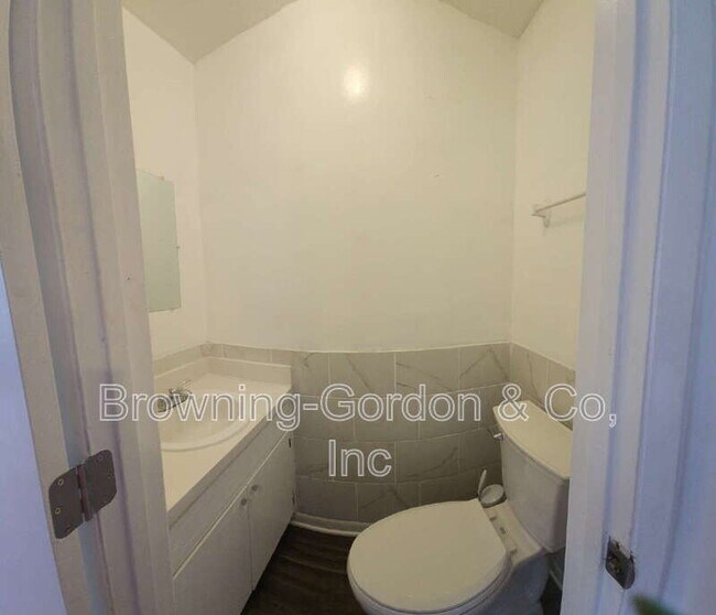 Building Photo - 2514 Glenrose Ave