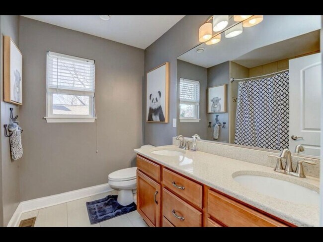 Building Photo - 3 Bedroom Single Family Home in Cincinnati