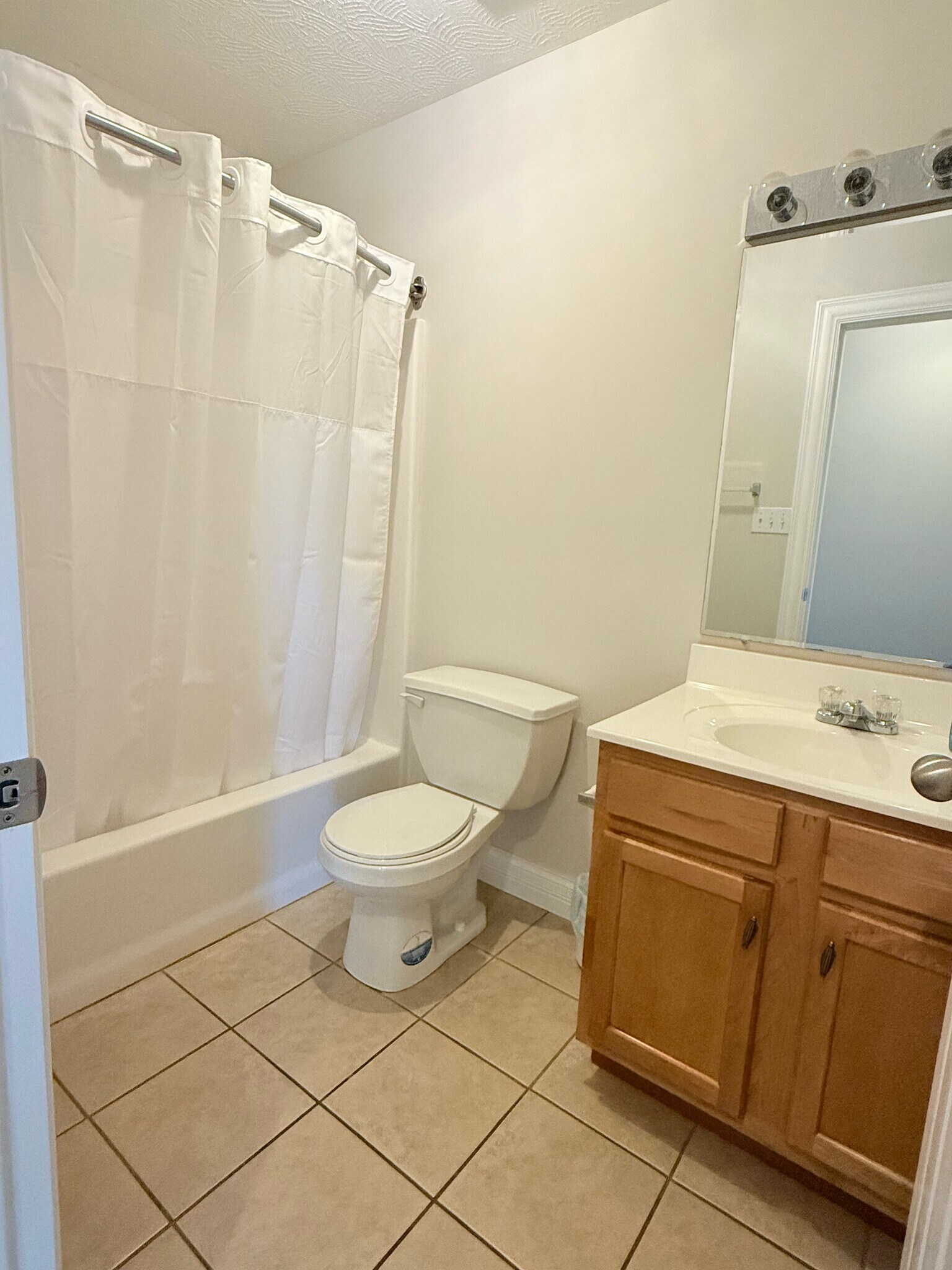 Building Photo - 949 Hideaway Dr