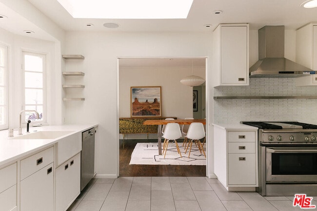 Building Photo - 4217 Cromwell Ave