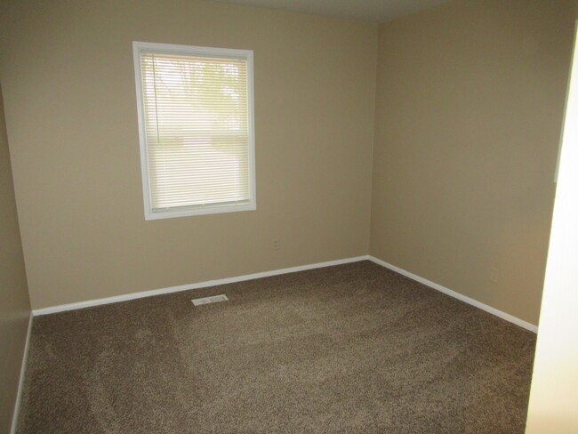 Building Photo - 2902 Garland Terrace