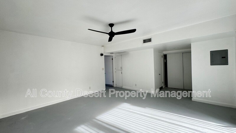 Building Photo - 46075 Ocotillo Dr