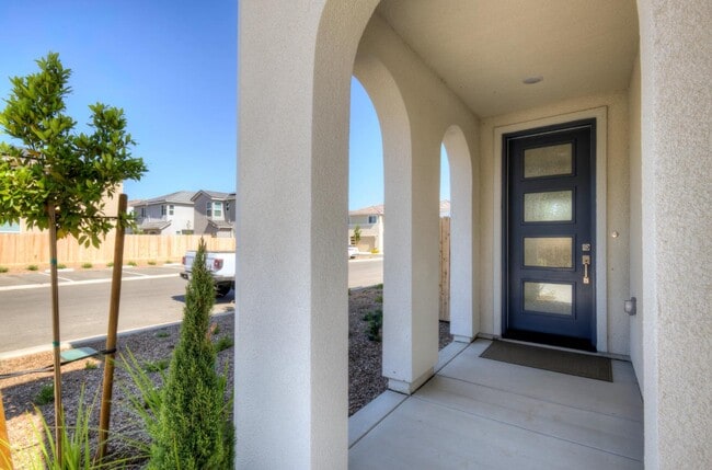 Building Photo - 1527 Foxhill Ln