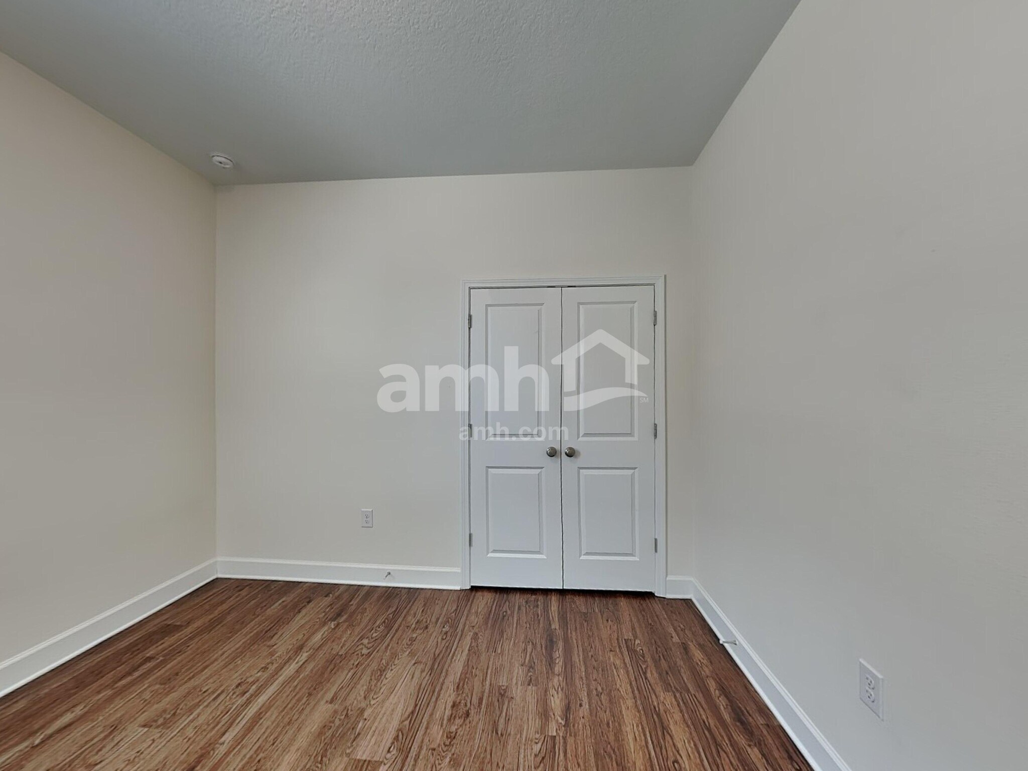 Building Photo - 327 Pine Terrace Dr