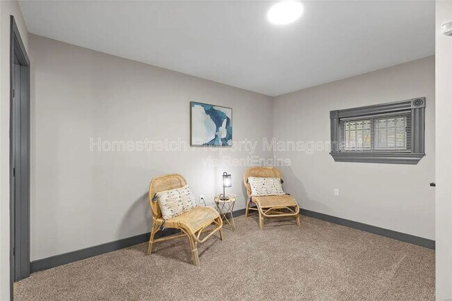 Building Photo - 1001 Lami St