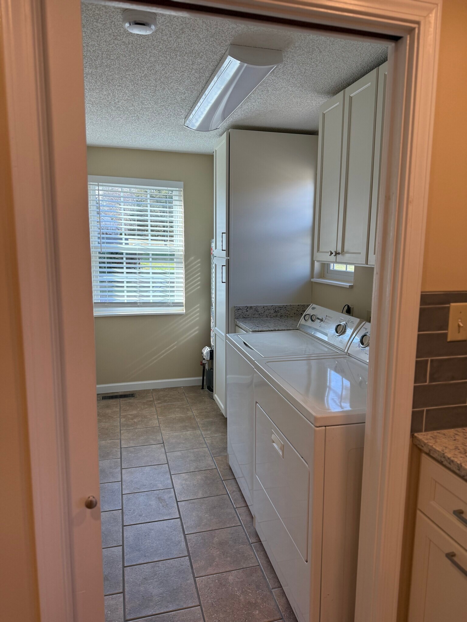 Laundry room - 10029 Westland Dr