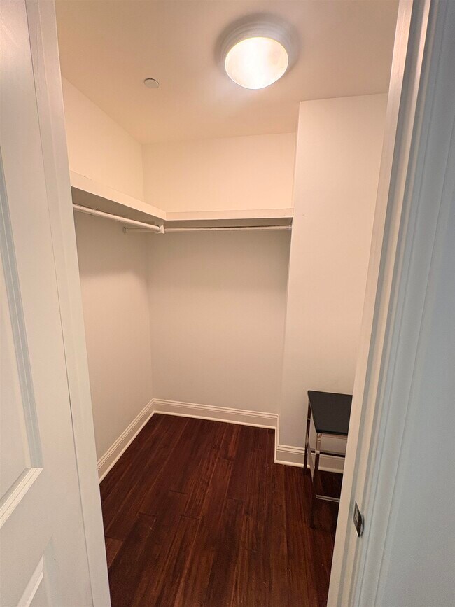 Building Photo - 127 Madison Ave