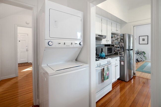 Building Photo - 458 S Bedford Dr