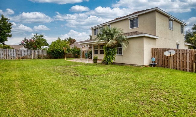 Building Photo - Summerwood!! Application and more info @ https://www.sandseekerrealty.com/long-term-rentals/. Cli...