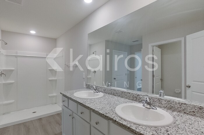Building Photo - 8647 SW 43rd Ter