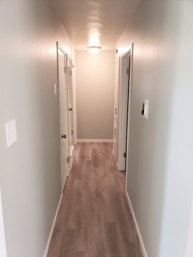 Building Photo - 3/2/1