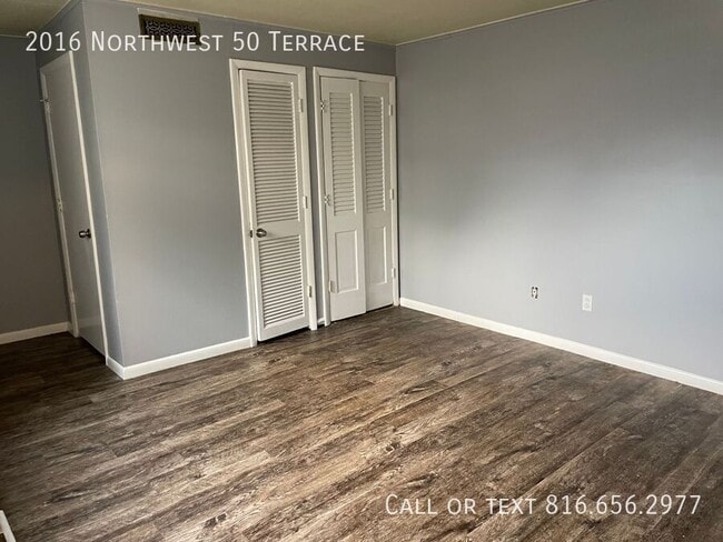 Building Photo - 2016 NW 50 Terrace