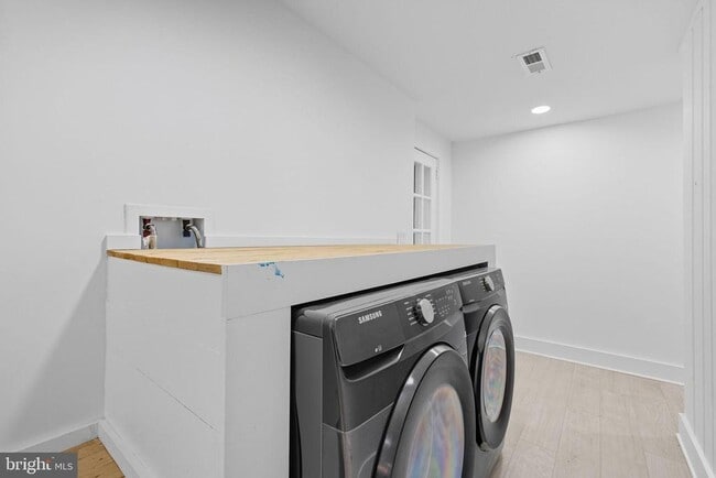 Building Photo - 2539 Gallows Rd