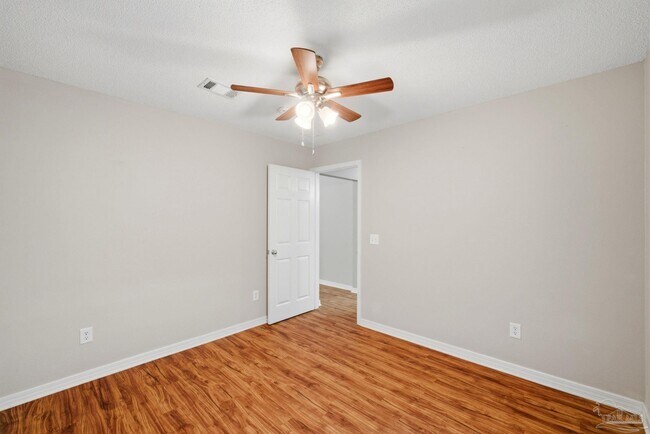 Building Photo - 4712 Thousand Oaks Blvd