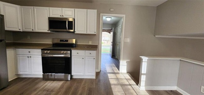 Building Photo - 401 Barbashela Dr