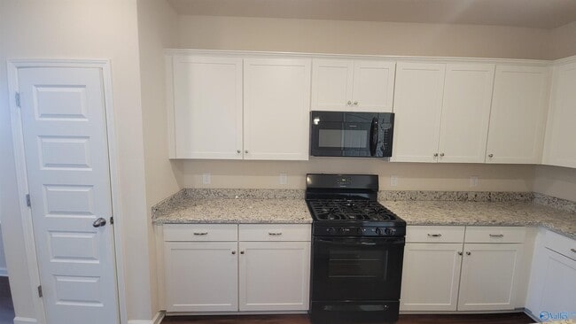 Building Photo - 13030 Lantern Pointe Wy