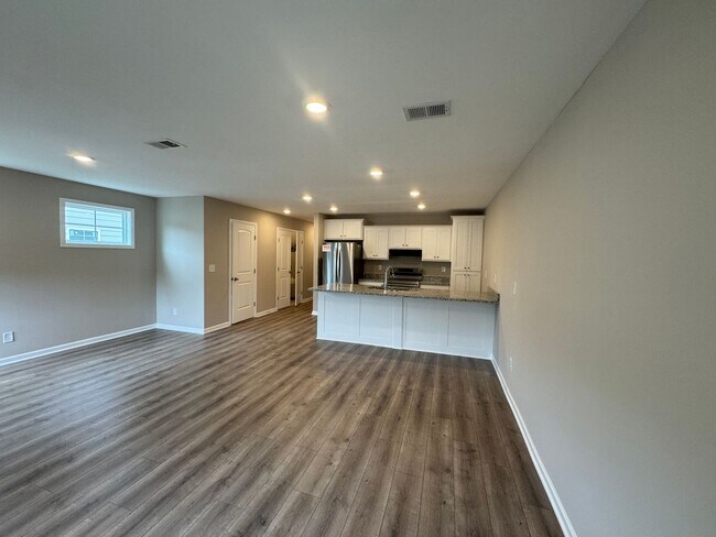 Building Photo - BRAND NEW 3 bedroom 2 bath townhome in the heart of Smyrna
