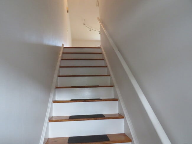 Building Photo - 7 Dean St