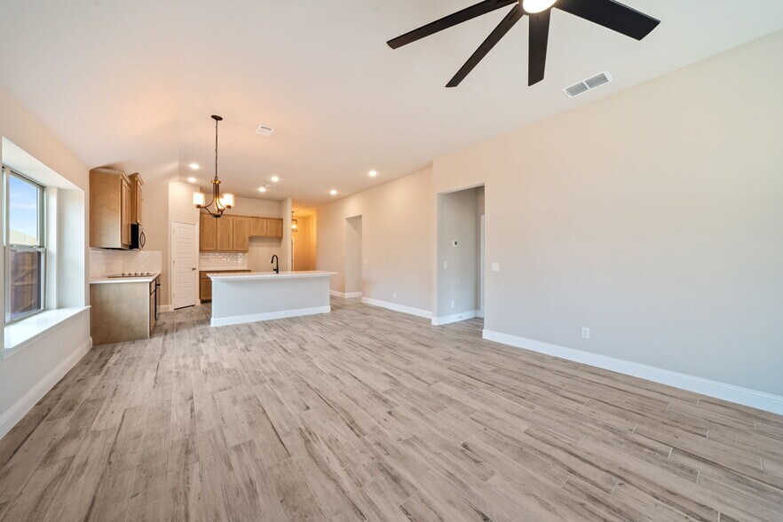 Building Photo - 612 Kyle Dr