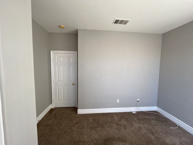 Building Photo - Stunning 2 story, 5-bedroom home in Rhodes Ranch