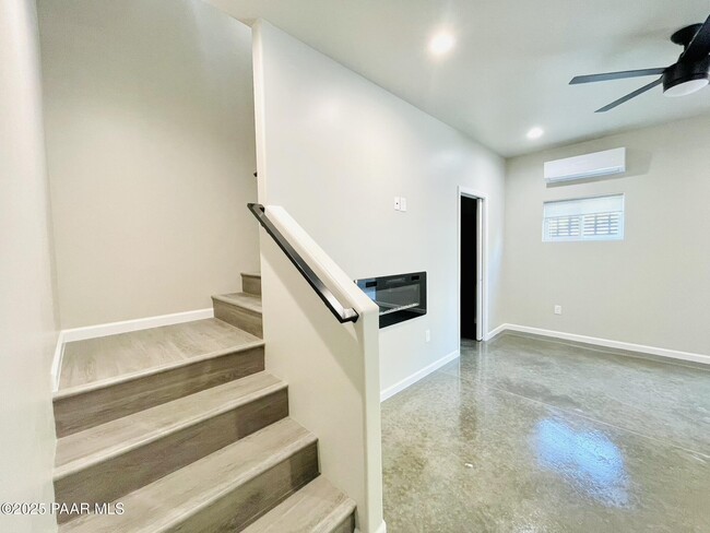 Building Photo - 720 N Walnut St